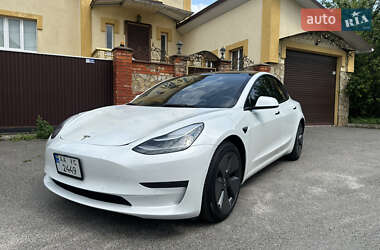 Седан Tesla Model 3 2023 в 