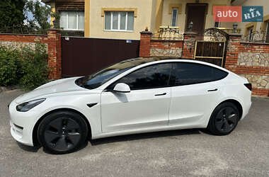 Седан Tesla Model 3 2023 в 