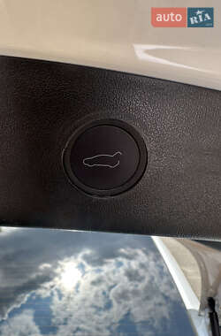 Седан Tesla Model 3 2023 в 