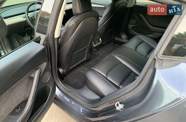 Седан Tesla Model 3 2021 в 