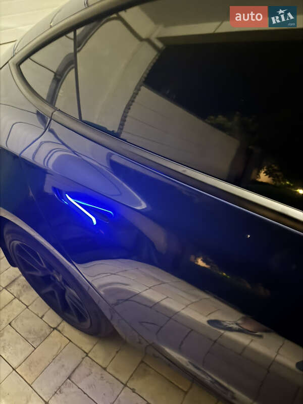 Седан Tesla Model 3 2022 в Києві