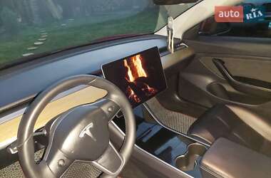 Седан Tesla Model 3 2019 в 