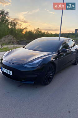 Седан Tesla Model 3 2023 в Львове