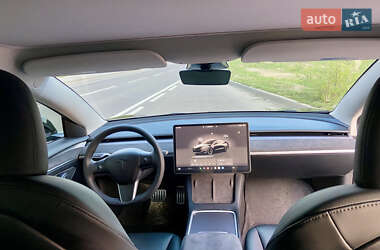Седан Tesla Model 3 2023 в 