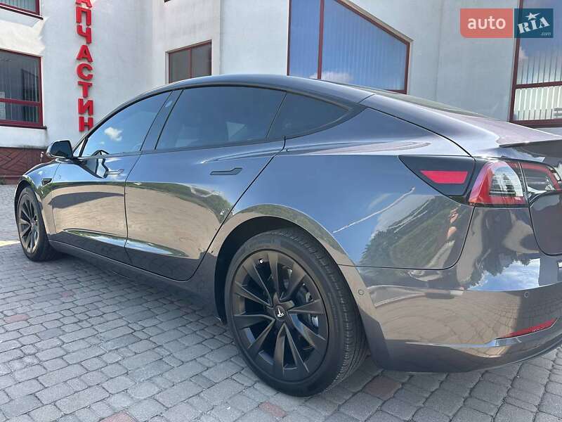 Седан Tesla Model 3 2021 в Луцке