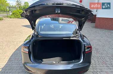 Седан Tesla Model 3 2021 в Луцке