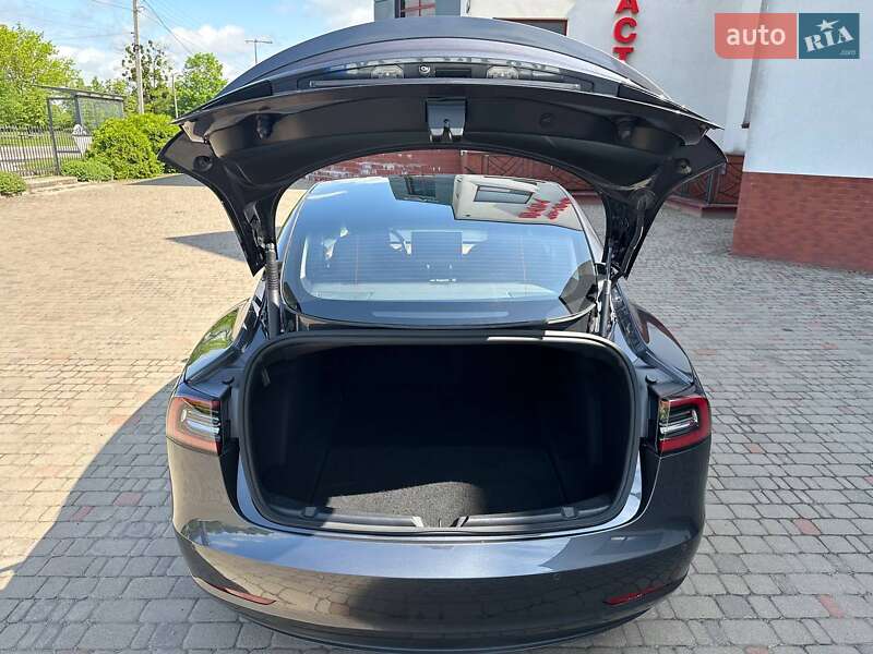 Седан Tesla Model 3 2021 в Луцьку