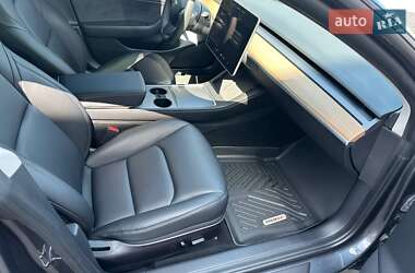 Седан Tesla Model 3 2021 в 