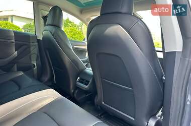 Седан Tesla Model 3 2021 в Луцке