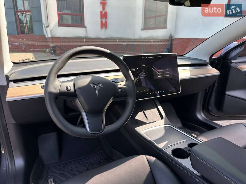 Седан Tesla Model 3 2021 в Луцке