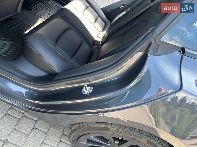 Седан Tesla Model 3 2021 в Луцьку
