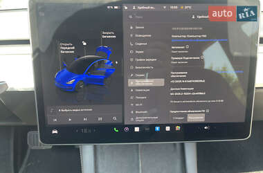 Седан Tesla Model 3 2022 в 