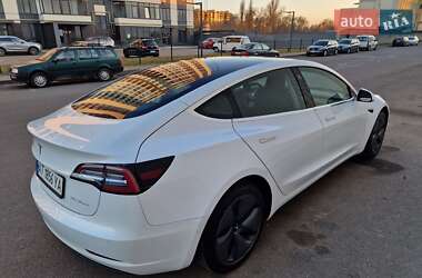 Седан Tesla Model 3 2020 в 