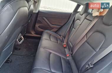 Седан Tesla Model 3 2020 в 