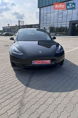 Седан Tesla Model 3 2022 в 