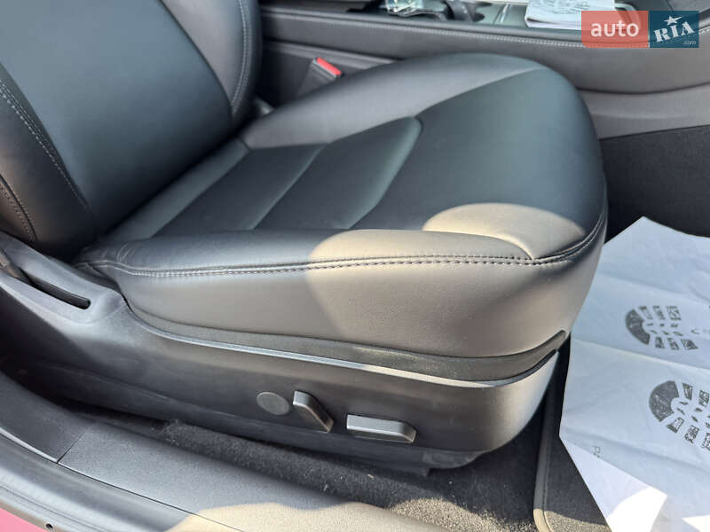 Седан Tesla Model 3 2021 в Киеве