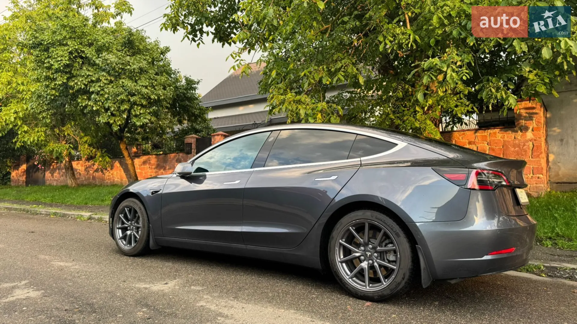 2019 Tesla Model 3 - фото 1