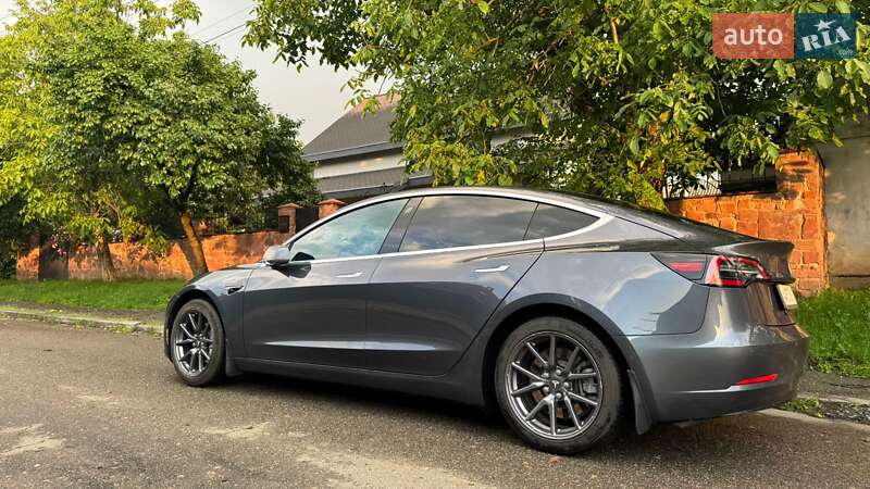 Tesla Model 3 2019