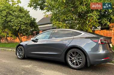 Седан Tesla Model 3 2019 в 