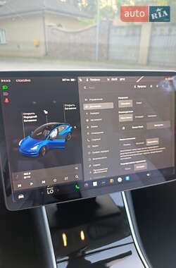Седан Tesla Model 3 2020 в 
