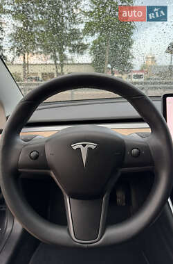 Седан Tesla Model 3 2019 в 