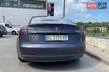 Седан Tesla Model 3 2020 в 