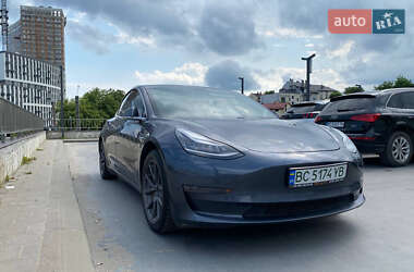 Седан Tesla Model 3 2020 в 