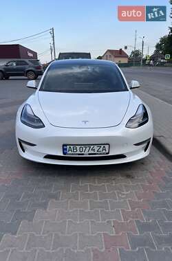 Седан Tesla Model 3 2021 в Виннице