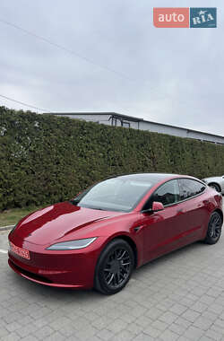 Седан Tesla Model 3 2024 в 