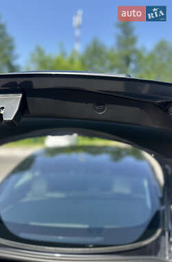Седан Tesla Model 3 2023 в 