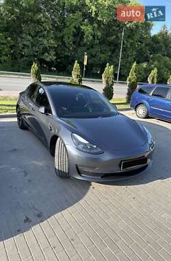 Седан Tesla Model 3 2022 в Тернополе