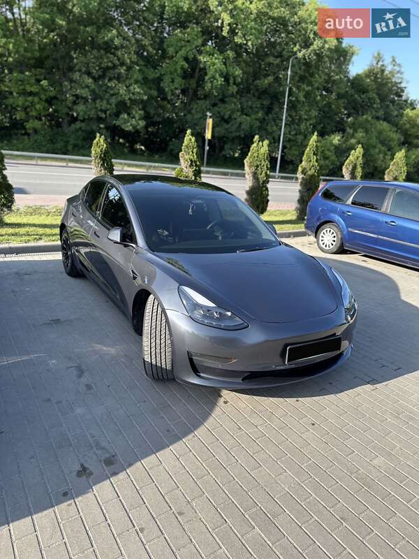 Седан Tesla Model 3 2022 в Тернополе