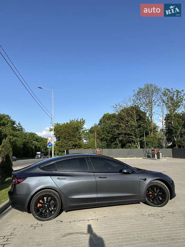Седан Tesla Model 3 2022 в Тернополе