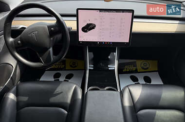 Седан Tesla Model 3 2020 в 