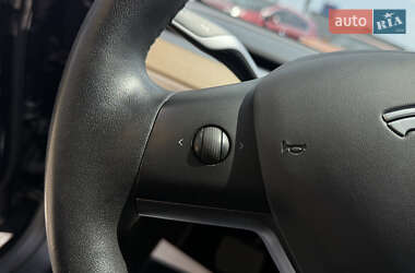 Седан Tesla Model 3 2020 в 