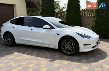 Седан Tesla Model 3 2023 в 