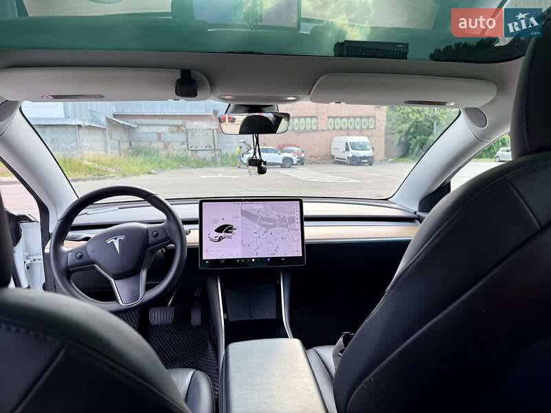 Седан Tesla Model 3 2020 в Киеве