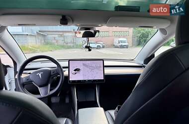 Седан Tesla Model 3 2020 в 