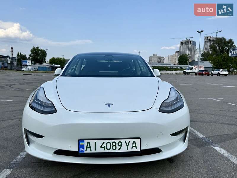 Седан Tesla Model 3 2020 в Киеве