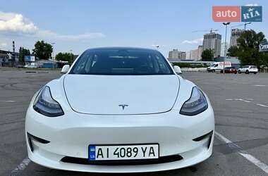 Седан Tesla Model 3 2020 в 