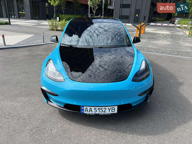 Седан Tesla Model 3 2019 в Києві