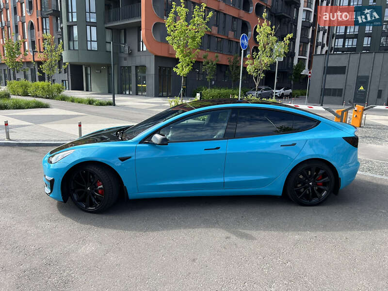 Седан Tesla Model 3 2019 в Києві