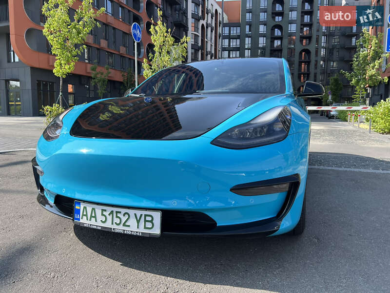 Седан Tesla Model 3 2019 в Києві