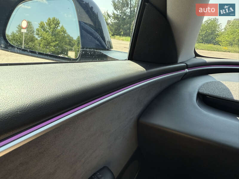 Седан Tesla Model 3 2024 в Кропивницькому