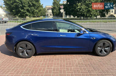 Седан Tesla Model 3 2019 в 
