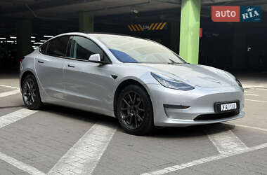 Седан Tesla Model 3 2018 в 