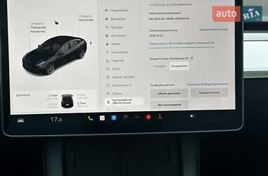 Седан Tesla Model 3 2021 в 