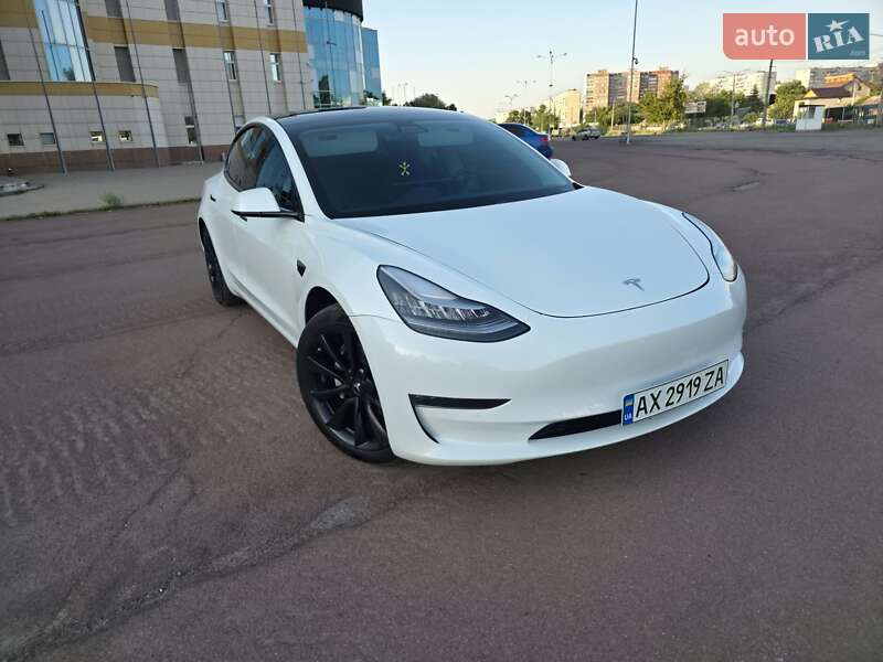 Tesla Model 3 2019