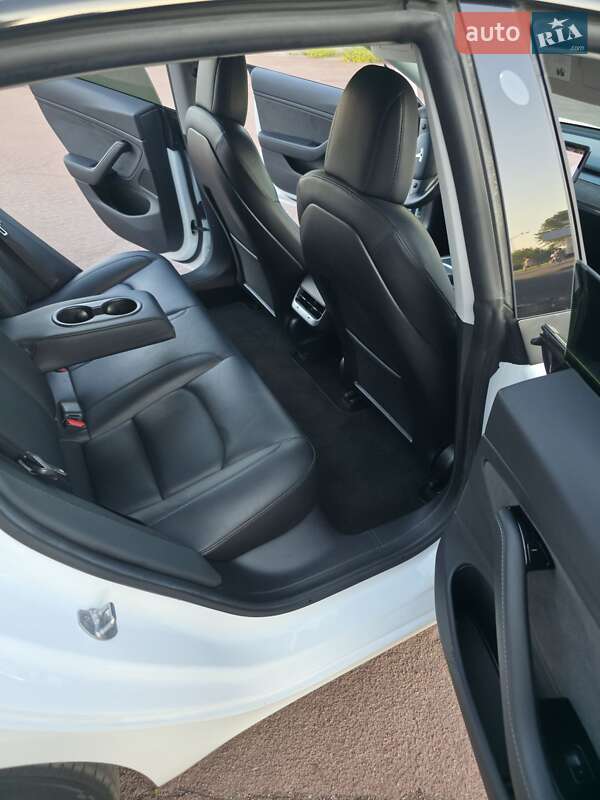 Седан Tesla Model 3 2019 в Харькове фото 28 Седан Tesla Model 3 2019 в Харькове