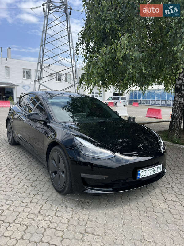 Седан Tesla Model 3 2023 в 